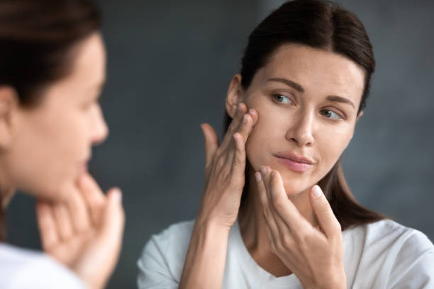 Суха шкіра обличчя: причини та правила щоденного догляду