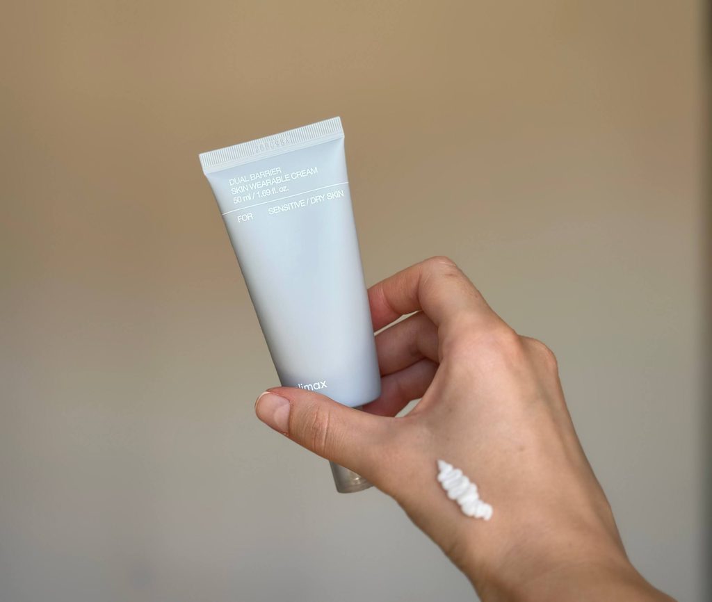 Celimax — Dual Barrier Skin Wearable Cream — текстура на коже