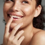 Що робити, якщо дуже сухі губи? — поради  косметолога