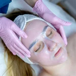 Тканинні маски для обличчя — що це та як ними користуватися?