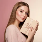 Что подарить на День влюбленных: 14 beauty-идей, которые говорят о любви