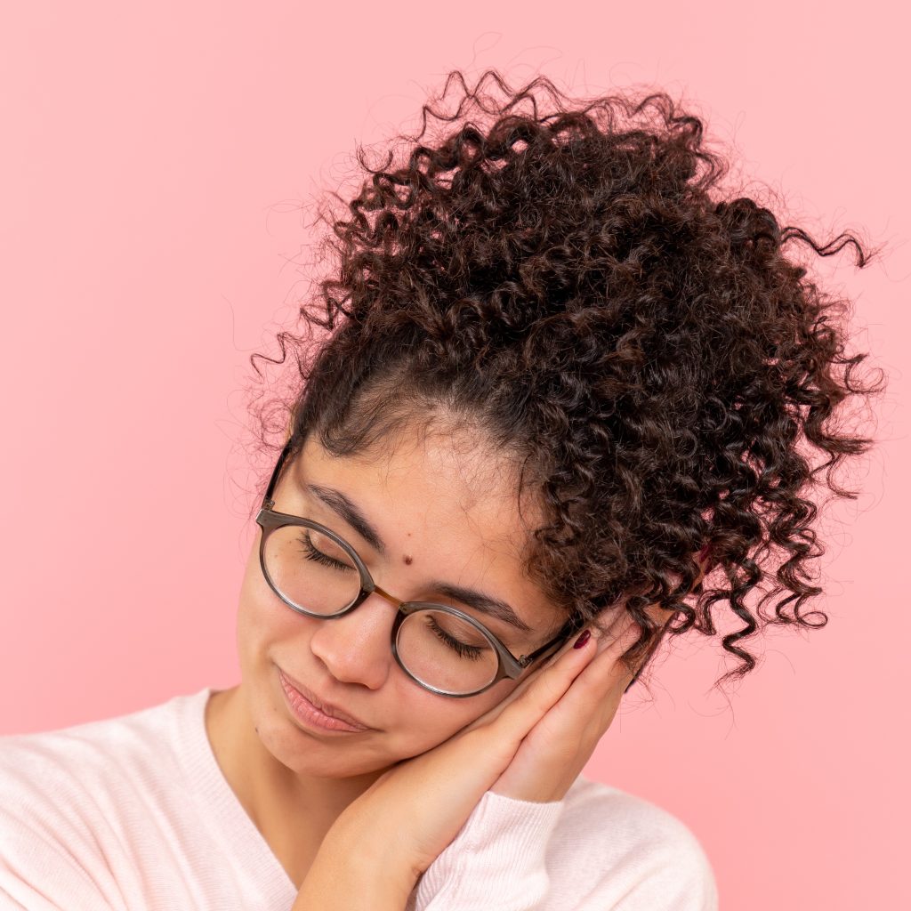 метод сохранения курдей во время сна «ананас»