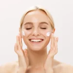 Чим зволожити шкіру обличчя? ТОП-10 універсальних рішень