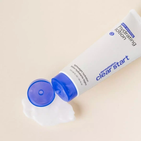 Dermalogica - Легкий зволожуючий і заспокійливий крем для шкіри, схильної до акне - ClearStart - Skin Soothing Hydrating Lotion - 60ml