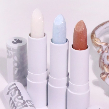 Unleashia - Glacier Vegan Lip Balm - Зволожувальний бальзам для губ з глітером - No.3 Nude Bluff - 3,3g