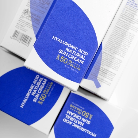 Isntree - Hyaluronic Acid Natural Sun Cream SPF50+/PA++++ - Сонцезахисний крем для обличчя з фізичним фільтром - 50ml