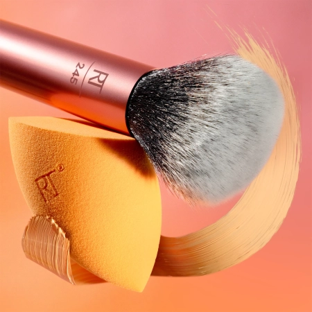 Real Techniques - Everything Face Brush - Багатофункціональний пензель для обличчя - 1шт.
